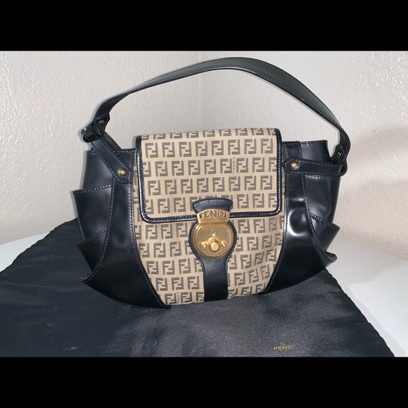 fendi medium baguette